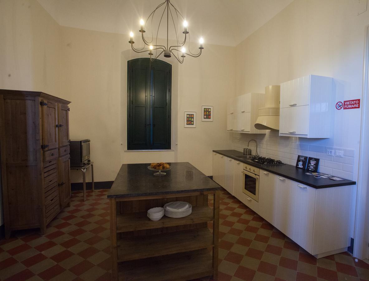 Bed and Breakfast Le Stanze Del Capotreno Багерия Экстерьер фото
